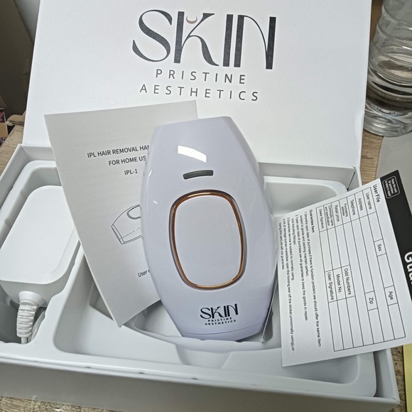 NWB! AT HOME Laser Hair Removal Device in White-IPL SKIN by PRISTINE AESTHETICS - Picture 3 of 6